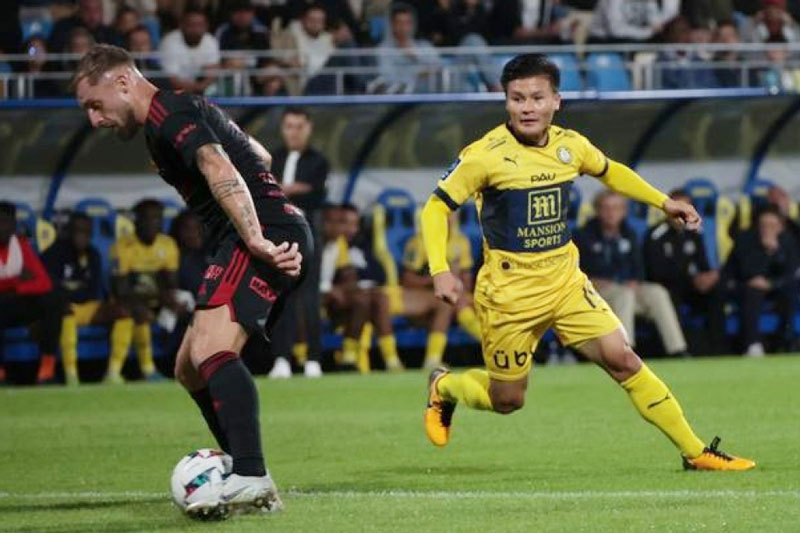 Báo Pháp gọi Quang Hải là 'đấng cứu thế' sau bàn thắng đầu tiên cho Pau FC