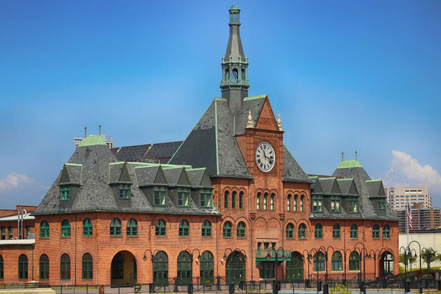 9 ga tàu bỏ hoang thành điểm du lịch hút khách