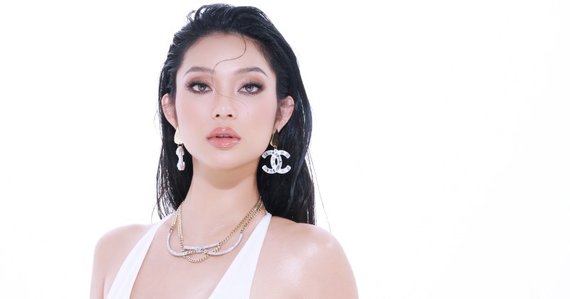 Lâm Thu Hồng khiến cộng đồng mạng phát sốt với hình ảnh diện bikini bốc lửa 