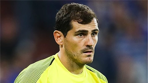 Casillas tiết lộ bị hack tài khoản khi thừa nhận đồng tính