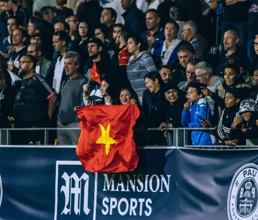 Quang Hải tri ân 'người đặc biệt' sau bàn thắng đầu tiên tại Pau FC 200317Quang Hải tri ân 'người đặc biệt' sau bàn thắng đầu tiên tại Pau FC 200317