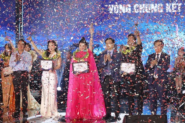 Lan Quỳnh, Minh Ngọc, Trịnh Văn Núi đạt giải Quán quân Sao Mai 2022 (1)