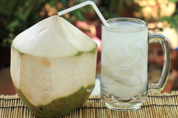 Sai lầm khi uống nước dừa dễ ngộ độc, thậm chí gây đột quỵ