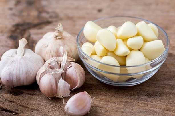 Ăn 1 tép tỏi đúng "giờ vàng" kéo về hàng ngàn lợi ích quý giá