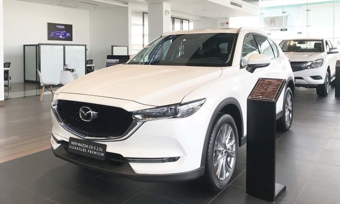 Xe Mazda tăng giảm giá bán, thêm bớt phiên bản tại Việt Nam