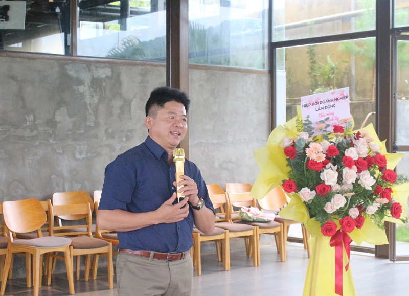 Ông Nguyễn Phục Quốc – Chủ tịch Chi hội Doanh nghiệp Lạc Dương, chia sẻ tại chương trình. 