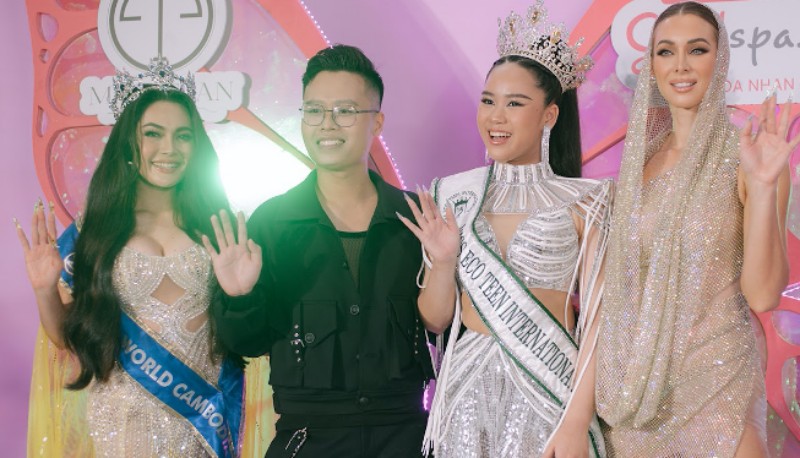 Bella Vũ khoe trình độ song ngữ khi làm phiên dịch cho các Hoa hậu quốc tế 