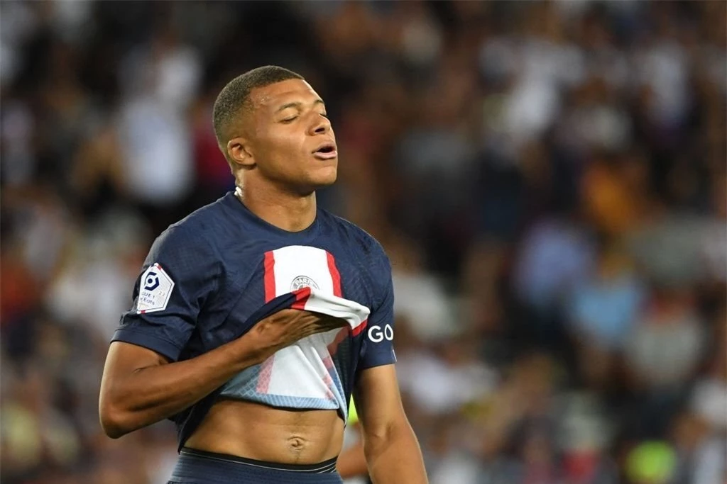 HLV Galtier thừa nhận PSG không chiều được Mbappe 200859