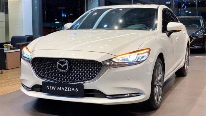 Mazda điều chỉnh đội hình xe tại Việt Nam, tăng giảm giá bán, thêm bớt phiên bản 200628