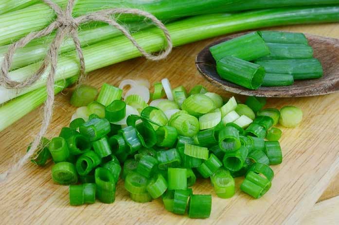 Hành lá có tác dụng tuyệt vời cho "lục phủ ngũ tạng", team không ăn hành sẽ phải tiếc hùi hụi