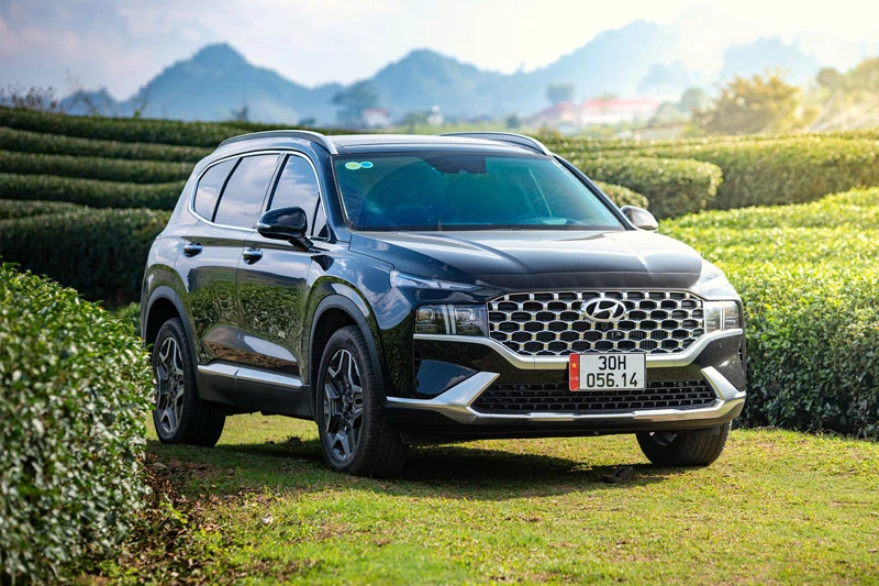 10. Hyundai Santa Fe (doanh số: 998 chiếc). Ảnh: TC Motor.