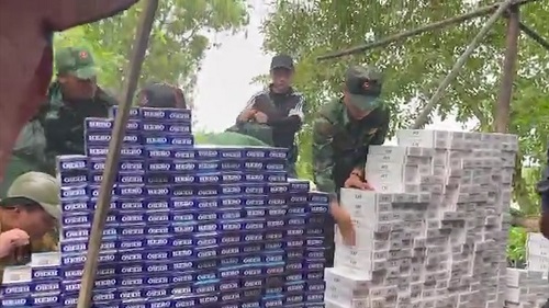 Long An: Bắt giữ hơn 12 ngàn gói thuốc lá ngoại tại chòi canh ruộng bỏ hoang 

