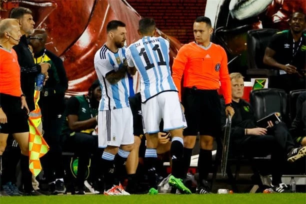 Argentina gặp 'đại nạn' khó đỡ, Messi nguy cơ hụt World Cup 2022 201428