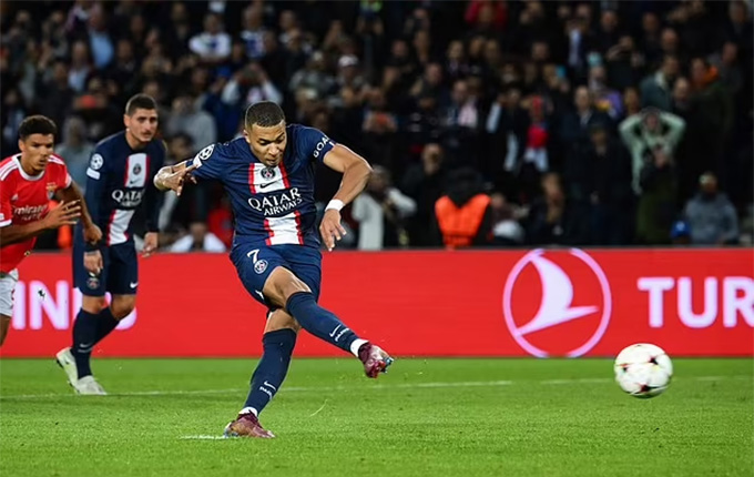 Mbappe ghi bàn, PSG vẫn chưa giành vé đi tiếp ở Champions League