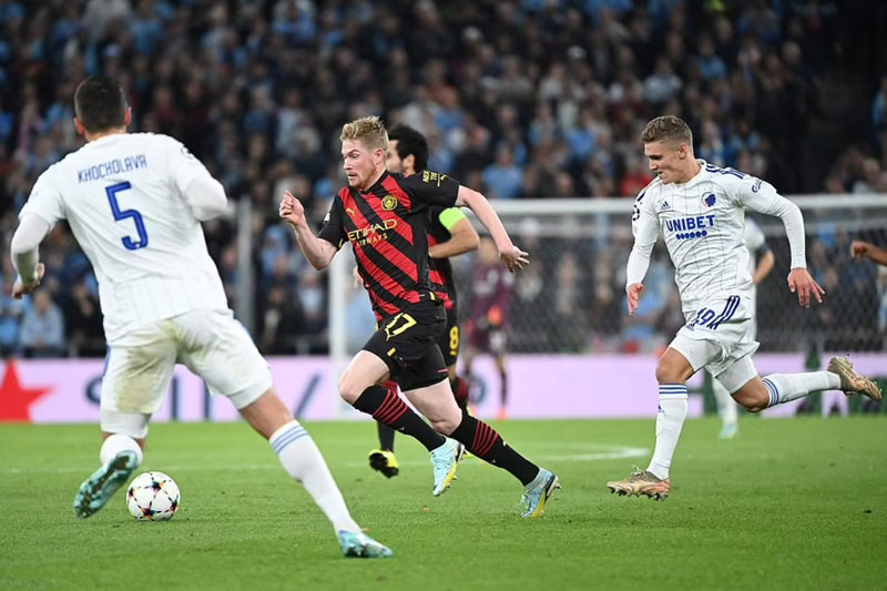 Haaland ngồi dự bị, Man City vẫn có vé dự vòng 1/8