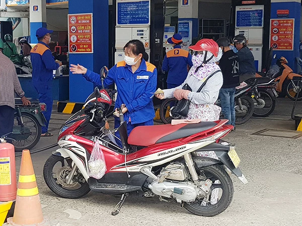 Các cửa hàng xăng dầu trên địa bàn Đà Nẵng vẫn hoạt động bình thường, không có hiện tượng đóng cửa do thiếu nguồn cung.