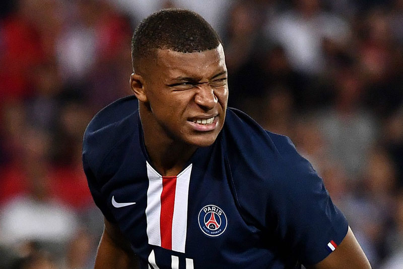 PSG bị lộ bằng chứng bắt nạt cầu thủ, có thể mất trắng Mbappe?