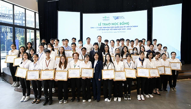 Hàng trăm phần học bổng ý nghĩa được NovaGroup trao tặng cho các em sinh viên ĐHQG TP.Hồ Chí Minh trong 4 năm liền.