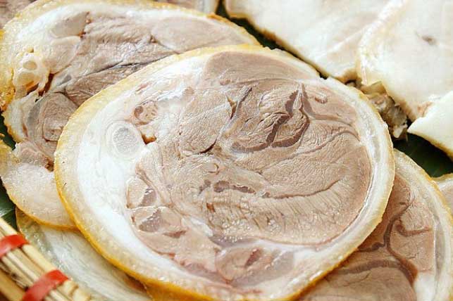 Luộc thịt chân giò cứ cho thêm thứ này đảm bảo thịt vừa chắc vừa giòn, thơm ngon hơn cả ngoài hàng