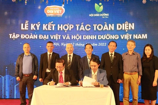 Cũng tại chương trình đã diễn ra lễ ký kết giữa Đại Việt và hội Dinh dưỡng Việt Nam về việc hợp tác cùng nhau xây dựng và phát triển Sức khỏe cộng đồng người Việt.