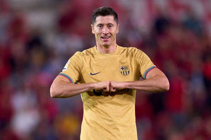 Tiền đạo: Robert Lewandowski (Barcelona).