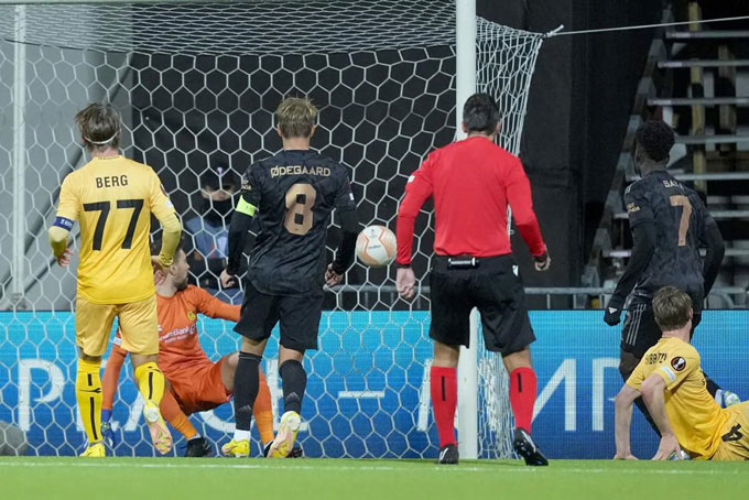 Arsenal thắng trận thứ 3 liên tiếp ở Europa League