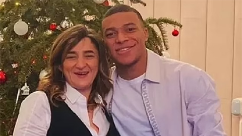 Mẹ Mbappe tố truyền thông khiến con trai chán ghét PSG