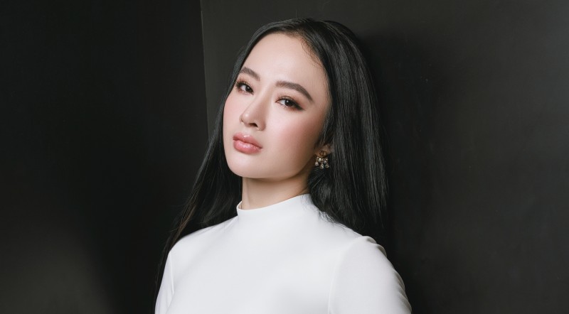 “Say sóng” với đường cong chữ S của Angela Phương Trinh 