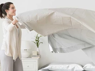 Tác hại của việc gấp chăn ngay sau khi ngủ dậy, đọc xong nhiều người chắc chắn "mừng thầm"