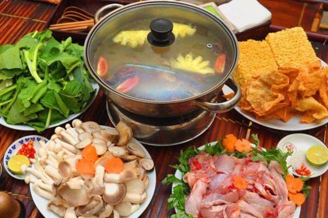 Những loại rau nhúng vào nồi lẩu chẳng khác gì "tẩm độc", đừng dại ăn thử