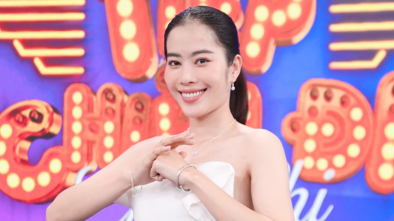 Nam Em đi giày cao gót vẫn “lăn xả” nhảy ếch