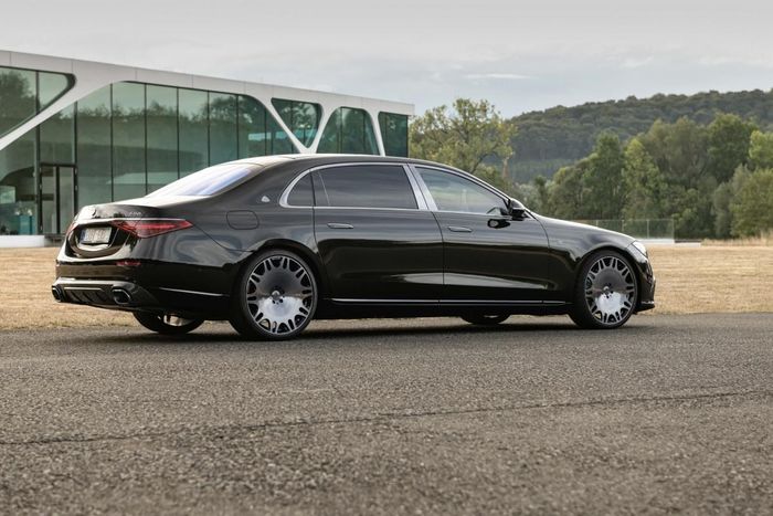 Ngắm Mercedes-Maybach S580 độ Brabus cực chất với sắc xanh ngọc