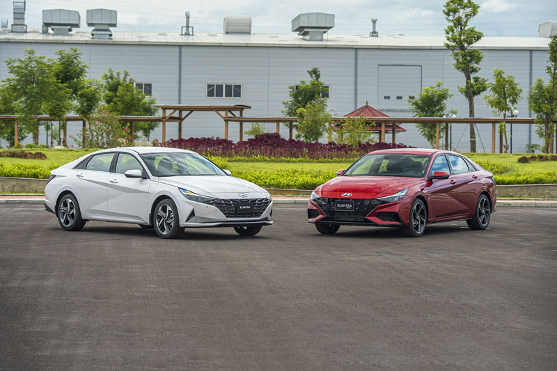 Giá lăn bánh Hyundai Elantra 2023 vừa ra mắt tại Việt Nam: Cao nhất hơn 900 triệu đồng