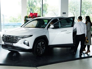 Nguồn cung tăng mạnh, ô tô có hết khan hàng tăng giá?