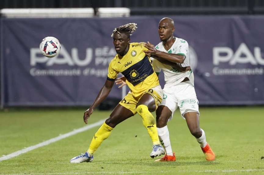 Mới nổ súng với Quang Hải, tiền đạo Pau FC đã chỉ ra sự thật phũ phàng