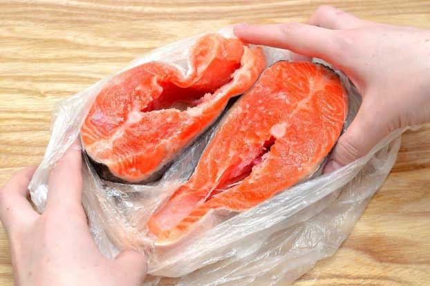 Cách rã đông cá đúng chuẩn, không nát hay mất chất, nhạt thịt