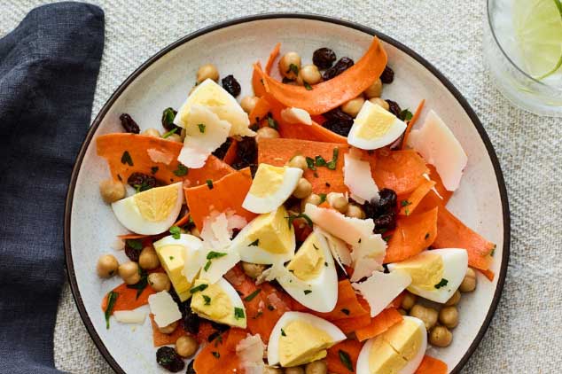 5 công thức salad ngon khó cưỡng giúp chị em giảm cân, đẹp da