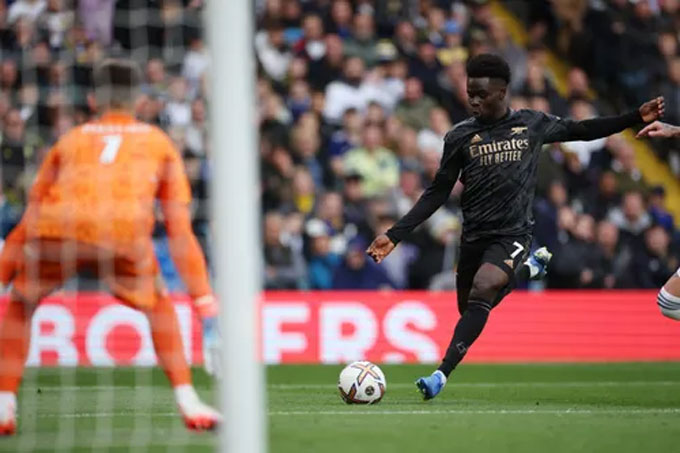 Thắng trận thứ 9 tại Ngoại hạng Anh, Arsenal bỏ xa Man City 4 điểm