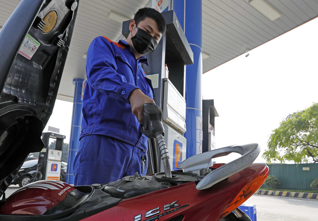 Doanh nghiệp ĐBSCL tăng cường nhập xăng dầu