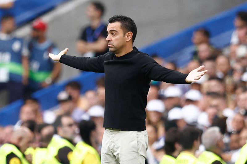 Xavi trở thành HLV Barca 'tệ nhất thế kỷ' sau trận thua Real Madrid