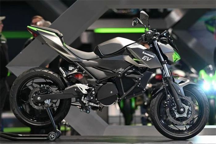  Kawasaki EV được trưng bày tại Intermot. 