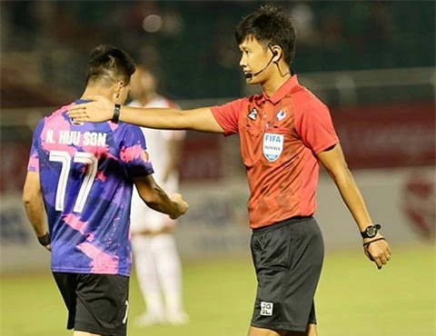 Quyết định cho Sài Gòn FC được hưởng phạt đền của trọng tài Mạnh Hải được xác định là sai lầm