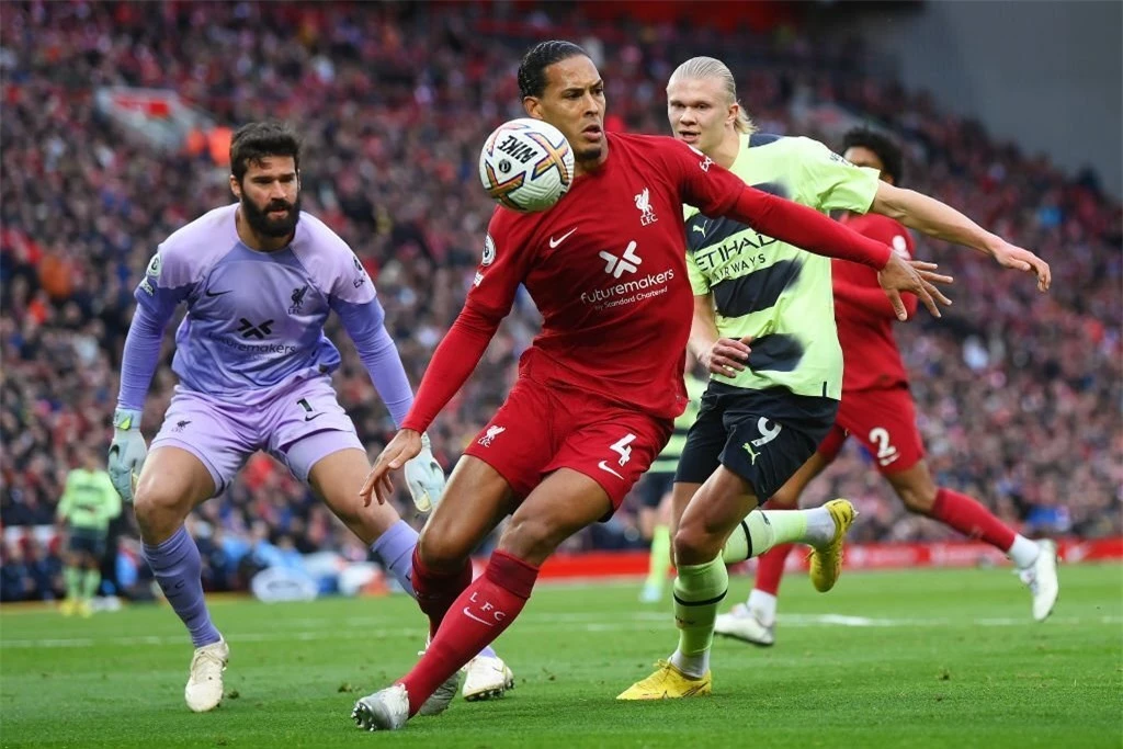 van dijk dap tan chi trich sau khi bo tui haaland 2