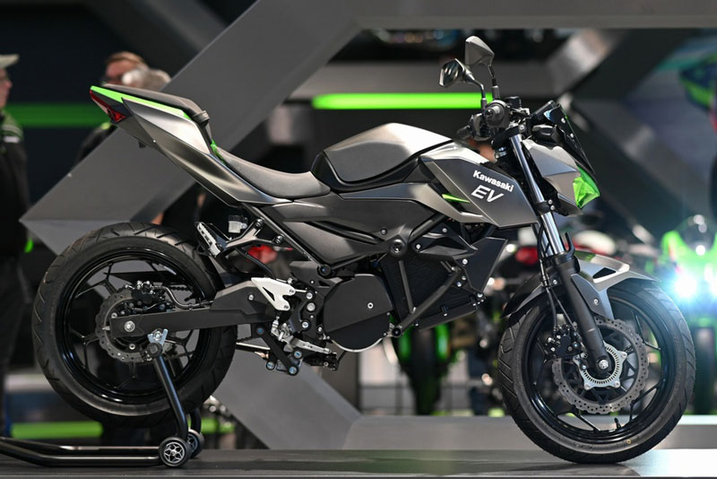 Môtô điện Kawasaki EV có thiết kế giống Z400
