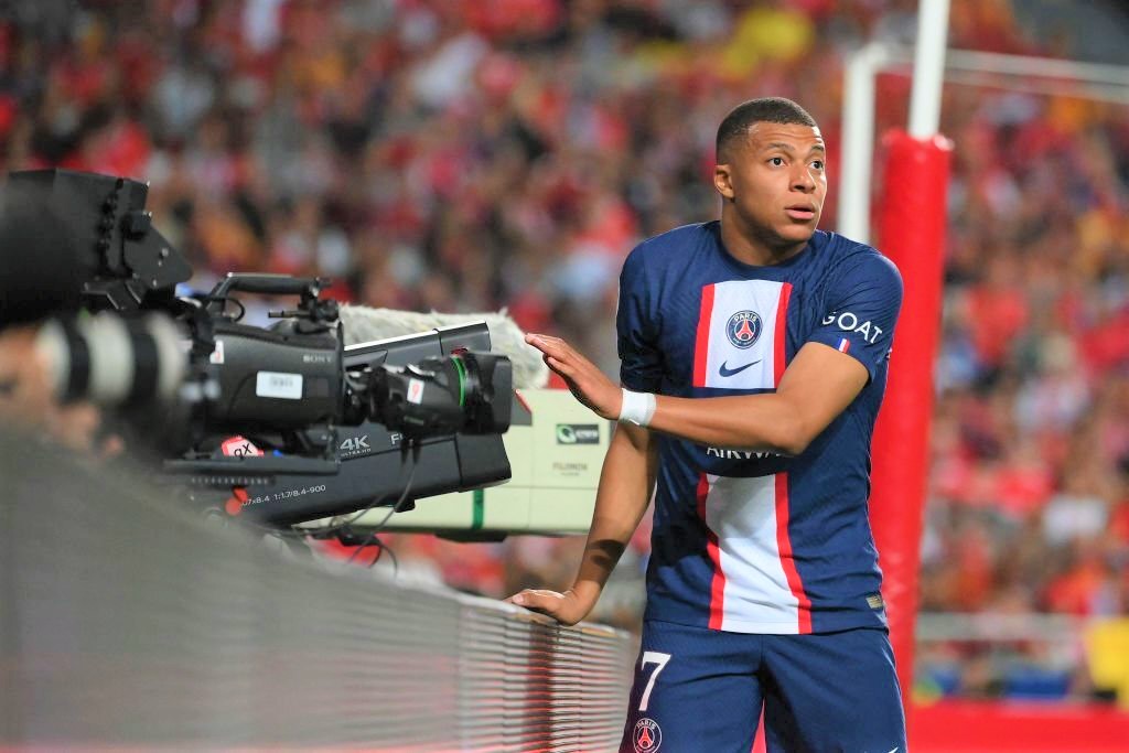 Vụ Mbappe chia tay PSG chính thức ngã ngũ