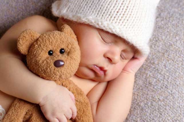 Hiểm họa khôn lường nếu bạn đặt những đồ vật này trên giường ngủ