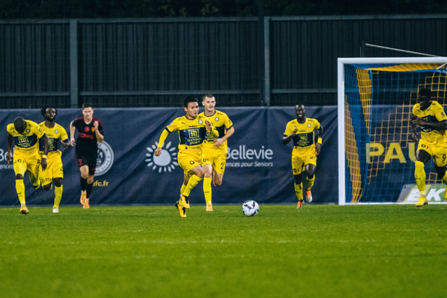 Nhận thống kê thất vọng sau khi ghi bàn, Quang Hải khó đá chính ở Pau FC