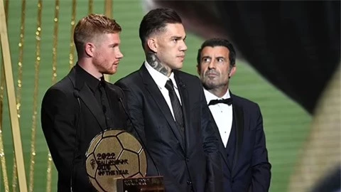 Kroos 'mỉa mai' cuộc bầu chọn câu lạc bộ xuất sắc nhất mùa