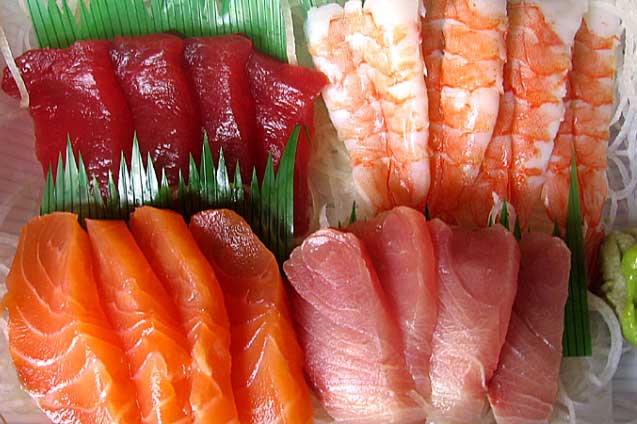 4 thói quen khi ăn khiến dạ dày của bạn bị bào mòn, giảm thọ