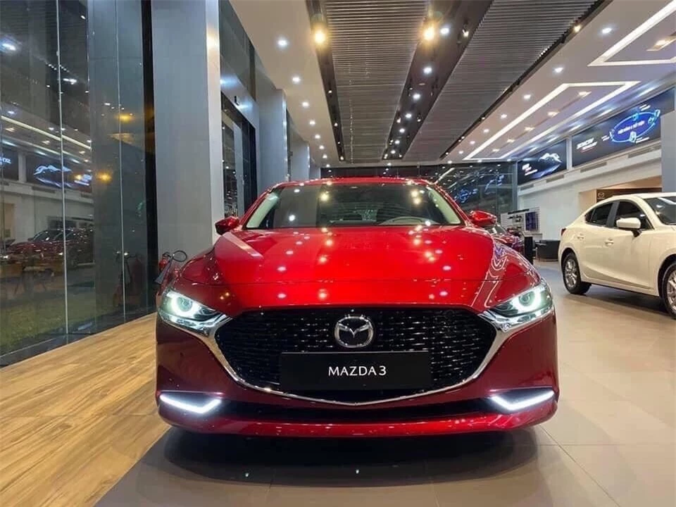 Giá xe Mazda 3 giảm “kịch sàn” trong tháng 10, rẻ ngang ngửa Toyota Vios 204575